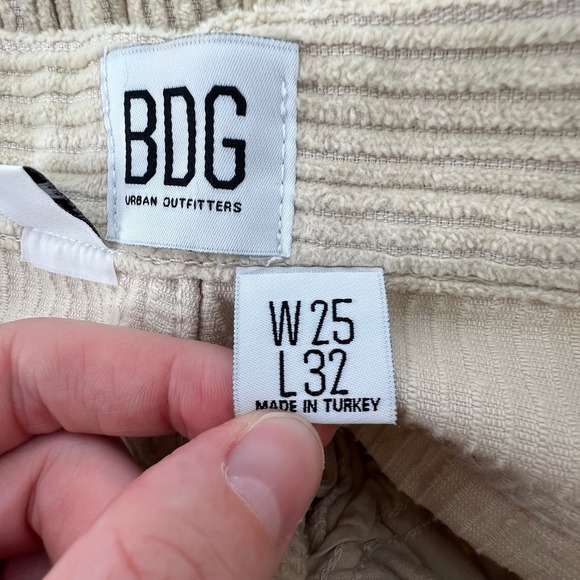 Urban Outfitters BDG Women W25 Modern Boyfriend Corduroy Pant Cream Relaxed Fit - Picture 6 of 8